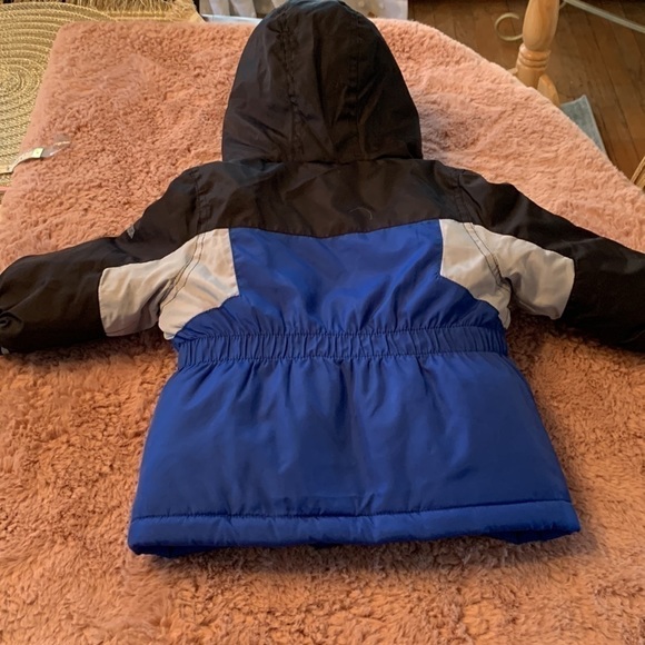 Osh Kosh Boy’s 12 Mos.. Fleece Lined Heavy Jacket in EUC - Picture 3 of 7